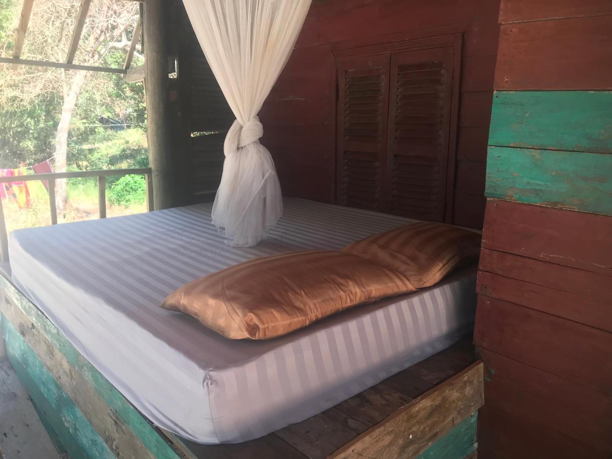 Naks Shack Hostel *